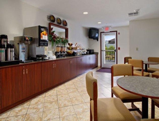 Microtel Inn And Suites Gassaway Restaurang bild
